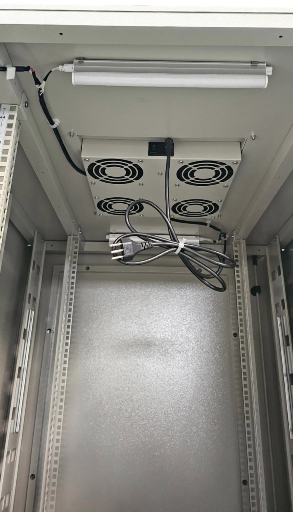 W36 Rack Titan Shield Floor