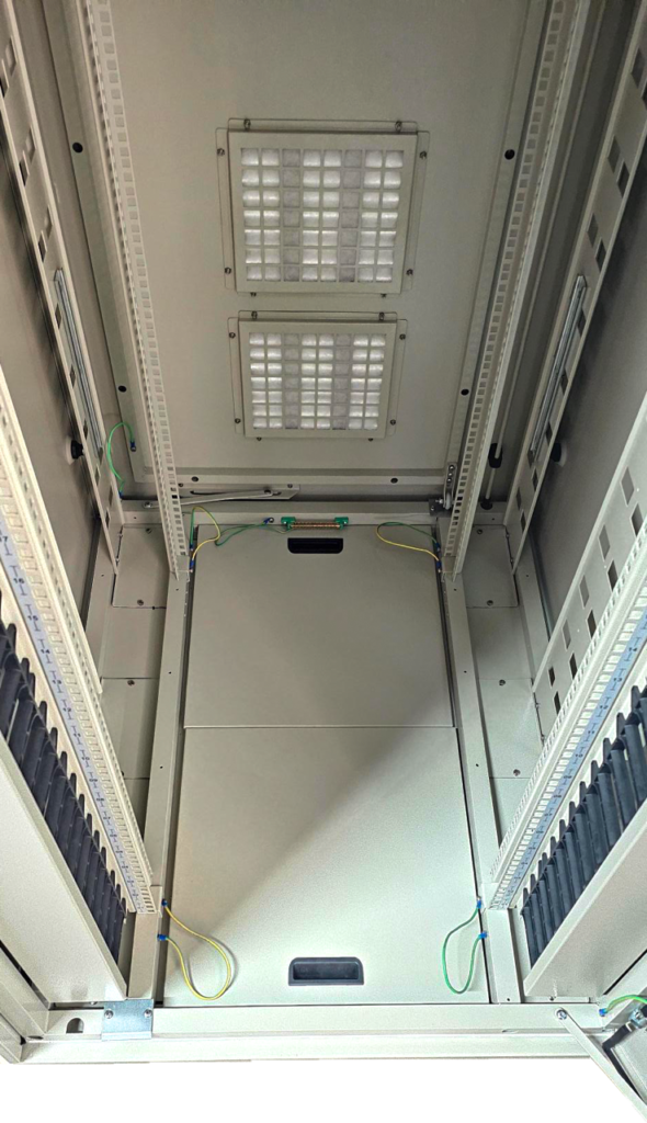 W36 Rack Titan Shield Floor